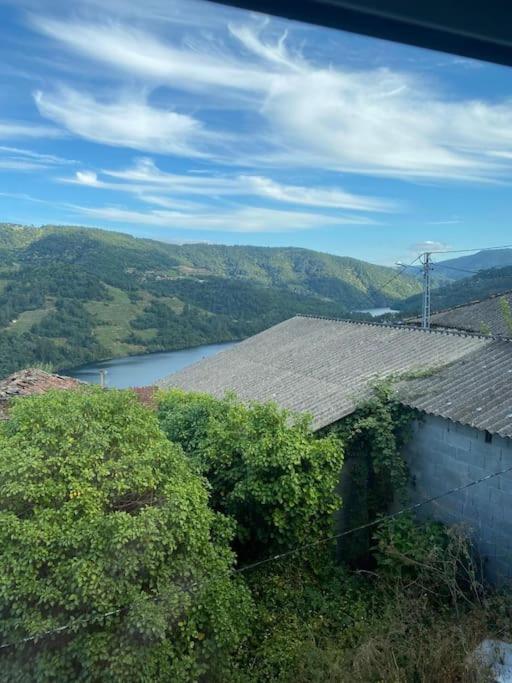 Casa Do Feligres E Da Alsira Villa Nogueira de Abaixo ภายนอก รูปภาพ