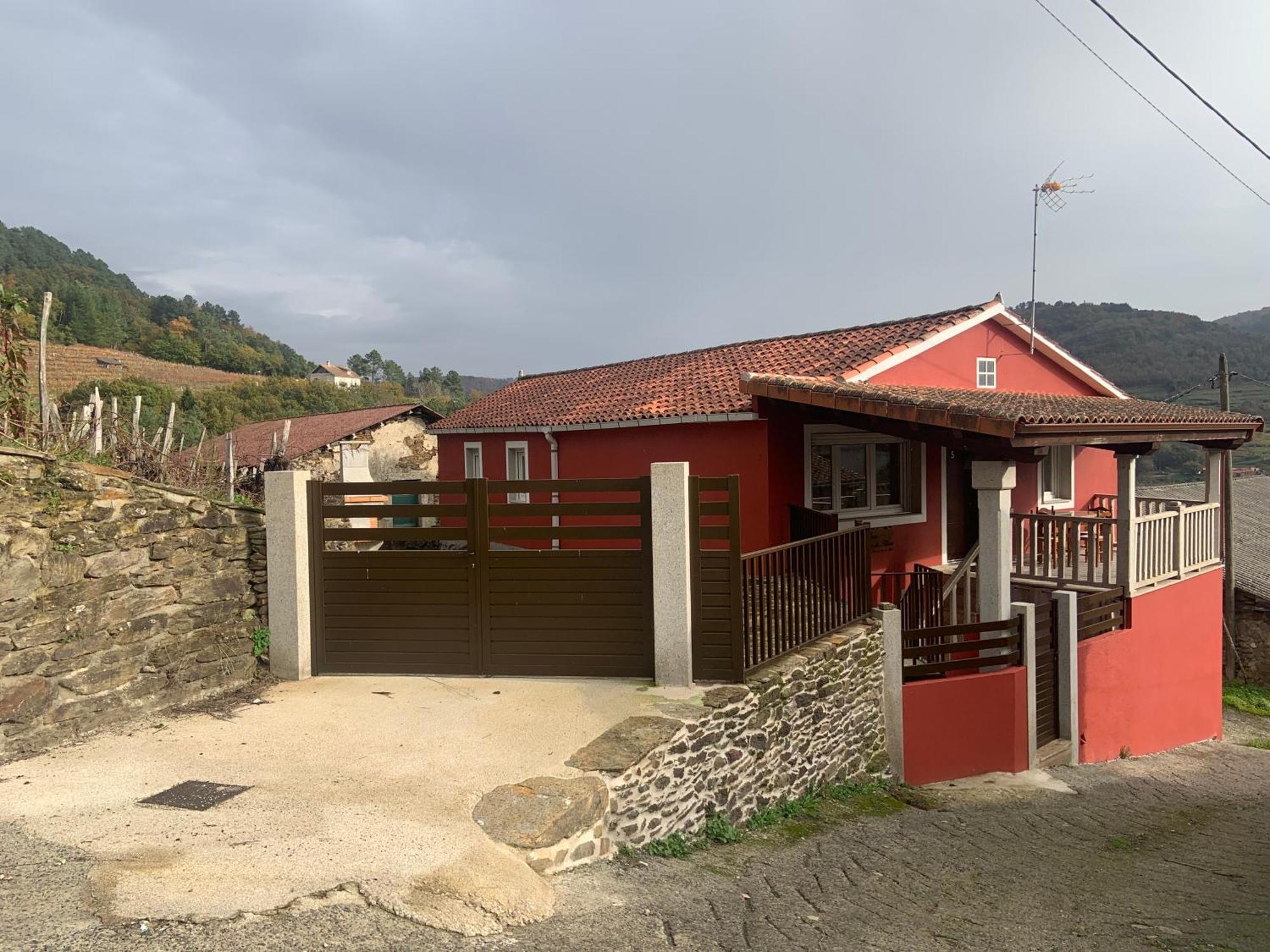 Casa Do Feligres E Da Alsira Villa Nogueira de Abaixo ภายนอก รูปภาพ