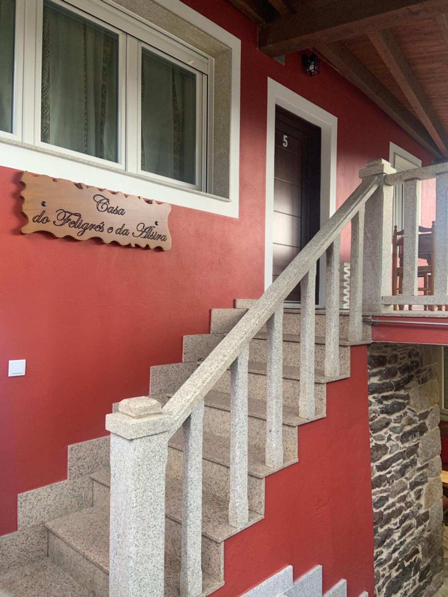 Casa Do Feligres E Da Alsira Villa Nogueira de Abaixo ภายนอก รูปภาพ